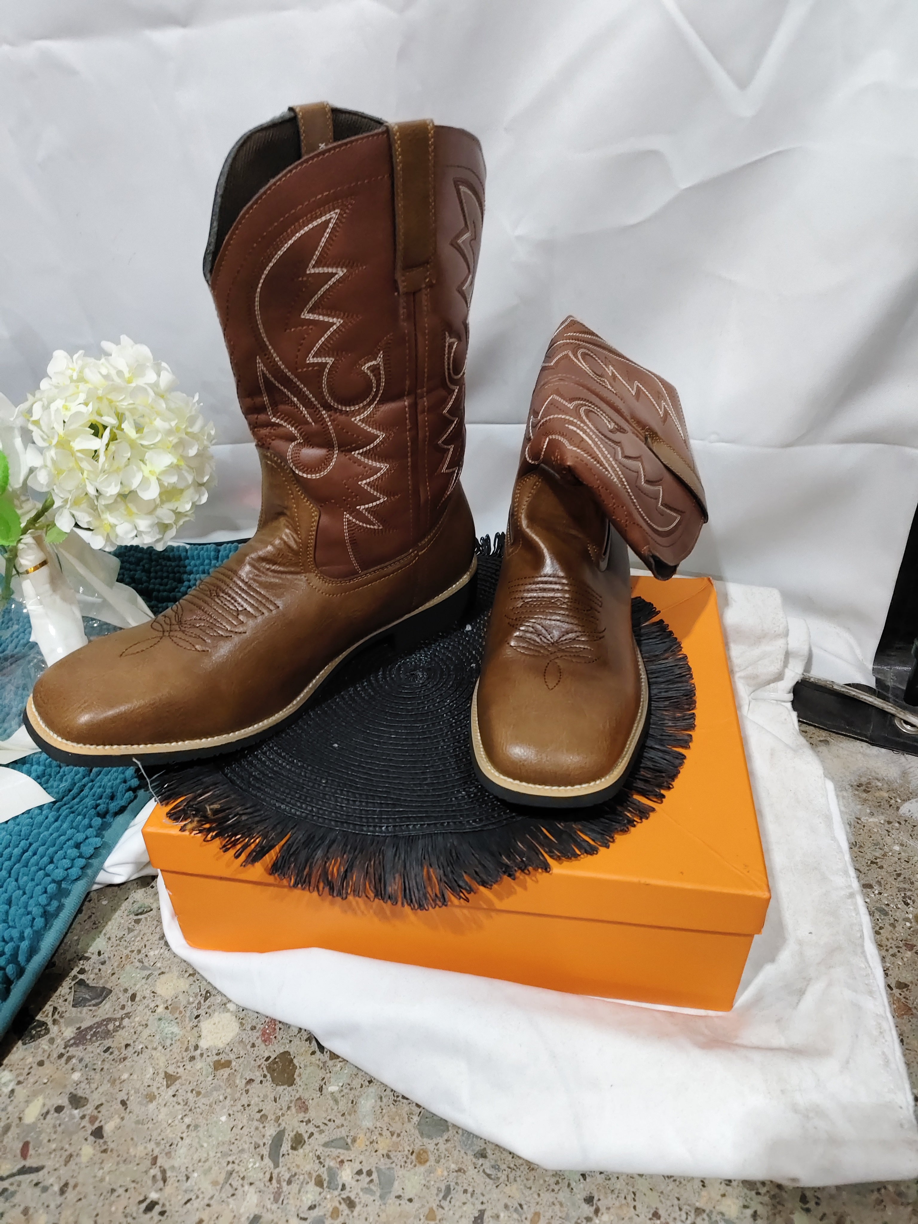 Big Wide Head Western Cowboy Boots